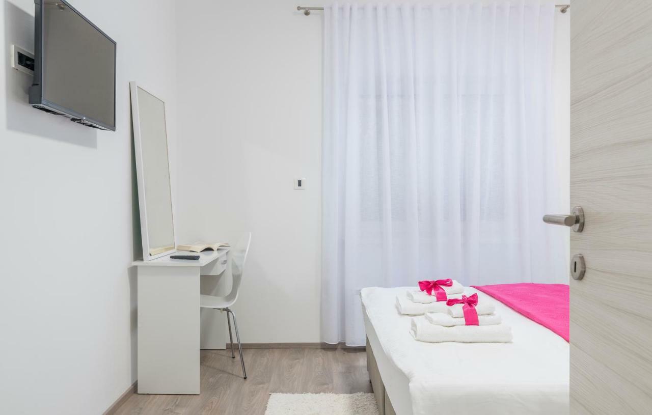 Apartments Vita ポレッチ エクステリア 写真